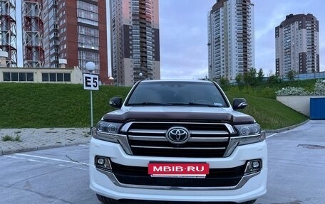 Toyota Land Cruiser 200, 2018 год, 7 400 000 рублей, 6 фотография