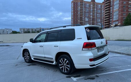 Toyota Land Cruiser 200, 2018 год, 7 400 000 рублей, 10 фотография