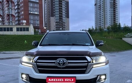 Toyota Land Cruiser 200, 2018 год, 7 400 000 рублей, 14 фотография