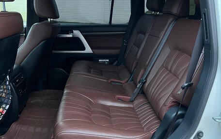 Toyota Land Cruiser 200, 2018 год, 7 400 000 рублей, 21 фотография