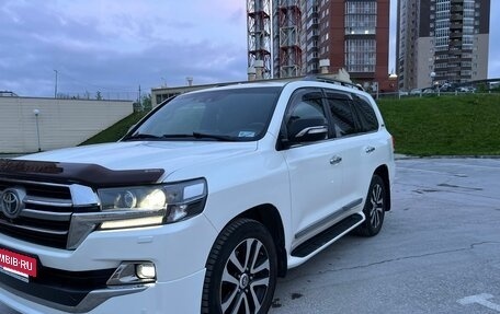 Toyota Land Cruiser 200, 2018 год, 7 400 000 рублей, 16 фотография