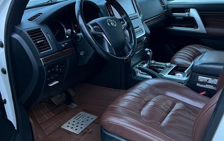 Toyota Land Cruiser 200, 2018 год, 7 400 000 рублей, 23 фотография
