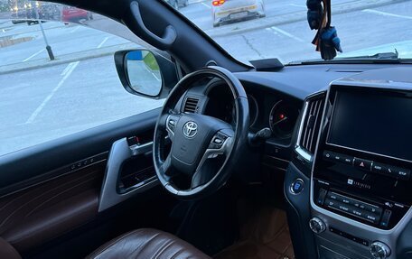 Toyota Land Cruiser 200, 2018 год, 7 400 000 рублей, 29 фотография