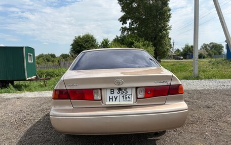 Toyota Camry, 2001 год, 550 000 рублей, 9 фотография