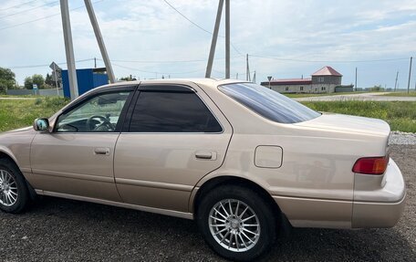 Toyota Camry, 2001 год, 550 000 рублей, 13 фотография