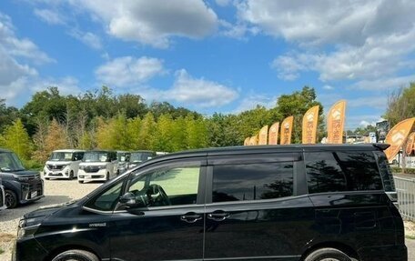 Toyota Voxy III, 2016 год, 1 690 000 рублей, 9 фотография