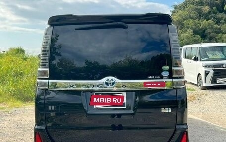 Toyota Voxy III, 2016 год, 1 690 000 рублей, 6 фотография