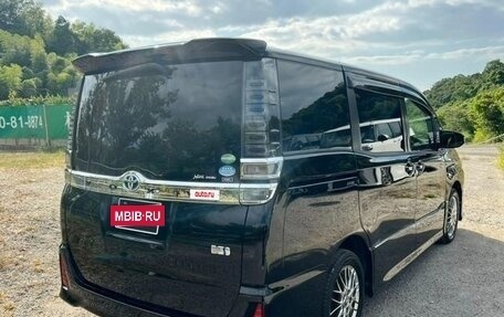 Toyota Voxy III, 2016 год, 1 690 000 рублей, 8 фотография
