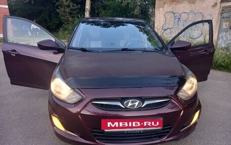 Hyundai Solaris II рестайлинг, 2012 год, 690 000 рублей, 3 фотография