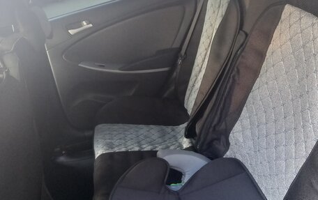 Hyundai Solaris II рестайлинг, 2012 год, 690 000 рублей, 21 фотография