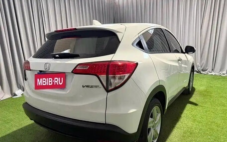 Honda Vezel, 2022 год, 1 370 000 рублей, 6 фотография