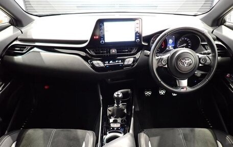 Toyota C-HR I рестайлинг, 2021 год, 1 300 666 рублей, 10 фотография
