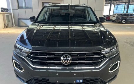 Volkswagen T-Roc I, 2022 год, 1 950 000 рублей, 2 фотография
