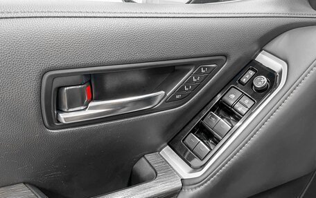 Toyota Land Cruiser, 2021 год, 9 490 000 рублей, 21 фотография