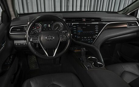 Toyota Camry, 2020 год, 3 640 000 рублей, 6 фотография