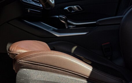 BMW 3 серия, 2019 год, 4 700 000 рублей, 12 фотография