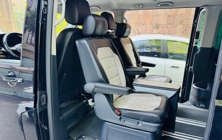 Volkswagen Multivan T6 рестайлинг, 2018 год, 4 500 000 рублей, 14 фотография