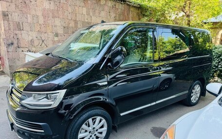 Volkswagen Multivan T6 рестайлинг, 2018 год, 4 500 000 рублей, 9 фотография