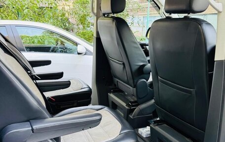 Volkswagen Multivan T6 рестайлинг, 2018 год, 4 500 000 рублей, 12 фотография