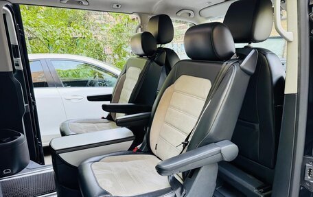 Volkswagen Multivan T6 рестайлинг, 2018 год, 4 500 000 рублей, 15 фотография