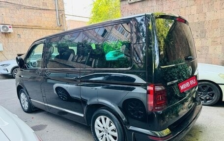 Volkswagen Multivan T6 рестайлинг, 2018 год, 4 500 000 рублей, 4 фотография