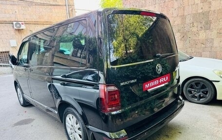 Volkswagen Multivan T6 рестайлинг, 2018 год, 4 500 000 рублей, 5 фотография