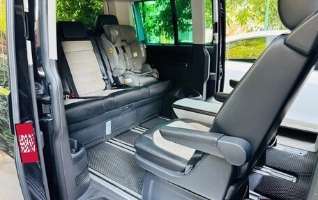 Volkswagen Multivan T6 рестайлинг, 2018 год, 4 500 000 рублей, 13 фотография