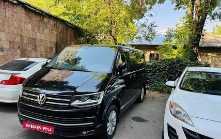 Volkswagen Multivan T6 рестайлинг, 2018 год, 4 500 000 рублей, 3 фотография