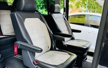 Volkswagen Multivan T6 рестайлинг, 2018 год, 4 500 000 рублей, 17 фотография