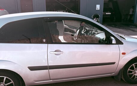 Ford Fiesta, 2006 год, 300 000 рублей, 4 фотография