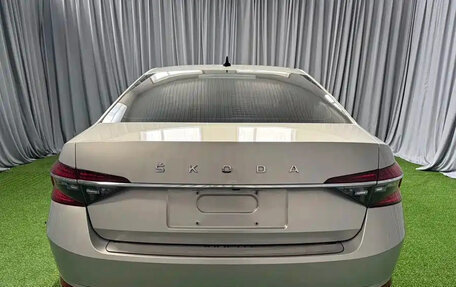 Skoda Superb III рестайлинг, 2022 год, 2 100 000 рублей, 4 фотография
