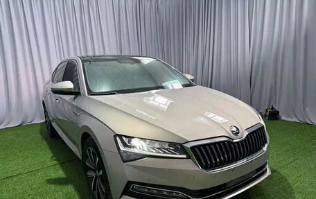 Skoda Superb III рестайлинг, 2022 год, 2 100 000 рублей, 3 фотография