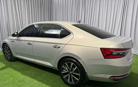 Skoda Superb III рестайлинг, 2022 год, 2 100 000 рублей, 6 фотография