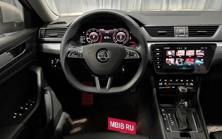 Skoda Superb III рестайлинг, 2022 год, 2 100 000 рублей, 14 фотография