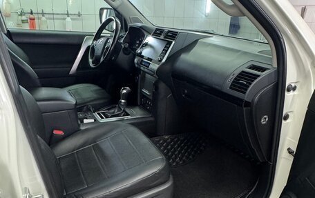 Toyota Land Cruiser Prado 150 рестайлинг 2, 2021 год, 4 999 000 рублей, 5 фотография