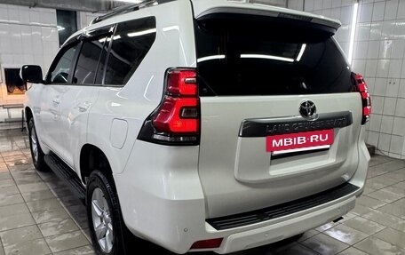 Toyota Land Cruiser Prado 150 рестайлинг 2, 2021 год, 4 999 000 рублей, 4 фотография