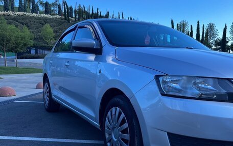 Skoda Rapid I, 2014 год, 900 000 рублей, 2 фотография