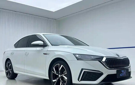 Skoda Octavia IV, 2023 год, 2 200 000 рублей, 3 фотография