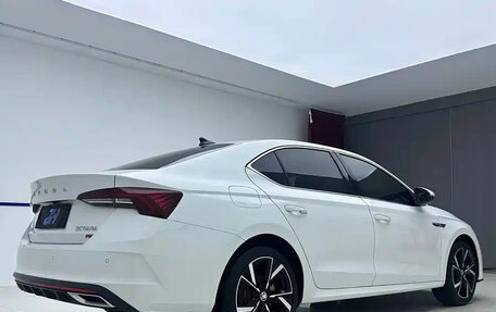 Skoda Octavia IV, 2023 год, 2 200 000 рублей, 6 фотография