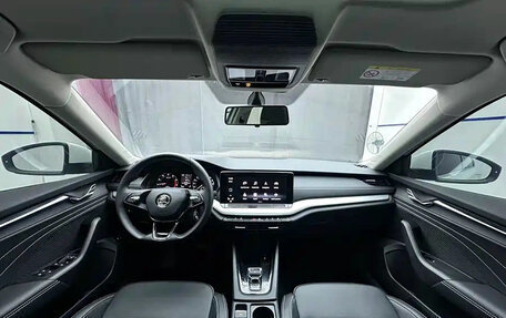Skoda Octavia IV, 2023 год, 2 200 000 рублей, 11 фотография