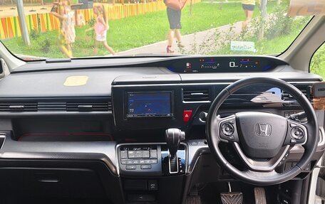 Honda Stepwgn IV, 2019 год, 1 900 000 рублей, 6 фотография