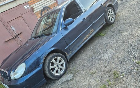 Hyundai Sonata IV рестайлинг, 2001 год, 250 000 рублей, 4 фотография