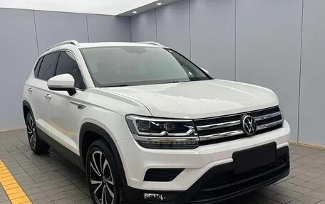 Volkswagen Tharu, 2023 год, 2 040 000 рублей, 2 фотография