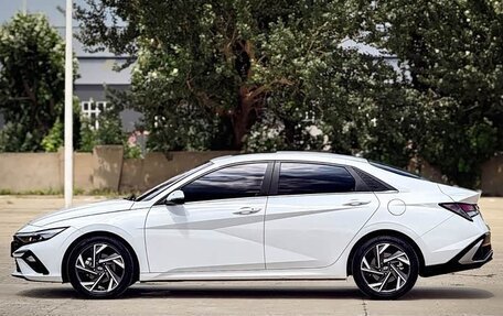 Hyundai Elantra, 2023 год, 1 720 000 рублей, 4 фотография