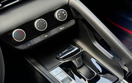 Hyundai Elantra, 2023 год, 1 720 000 рублей, 19 фотография
