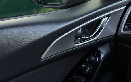 Mazda 3, 2018 год, 1 950 000 рублей, 10 фотография