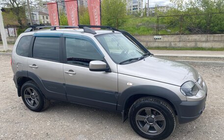 Chevrolet Niva I рестайлинг, 2018 год, 840 000 рублей, 6 фотография