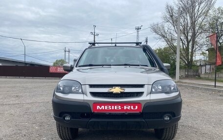 Chevrolet Niva I рестайлинг, 2018 год, 840 000 рублей, 2 фотография