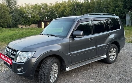 Mitsubishi Pajero IV, 2013 год, 2 490 000 рублей, 2 фотография