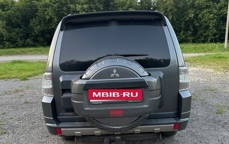 Mitsubishi Pajero IV, 2013 год, 2 490 000 рублей, 8 фотография